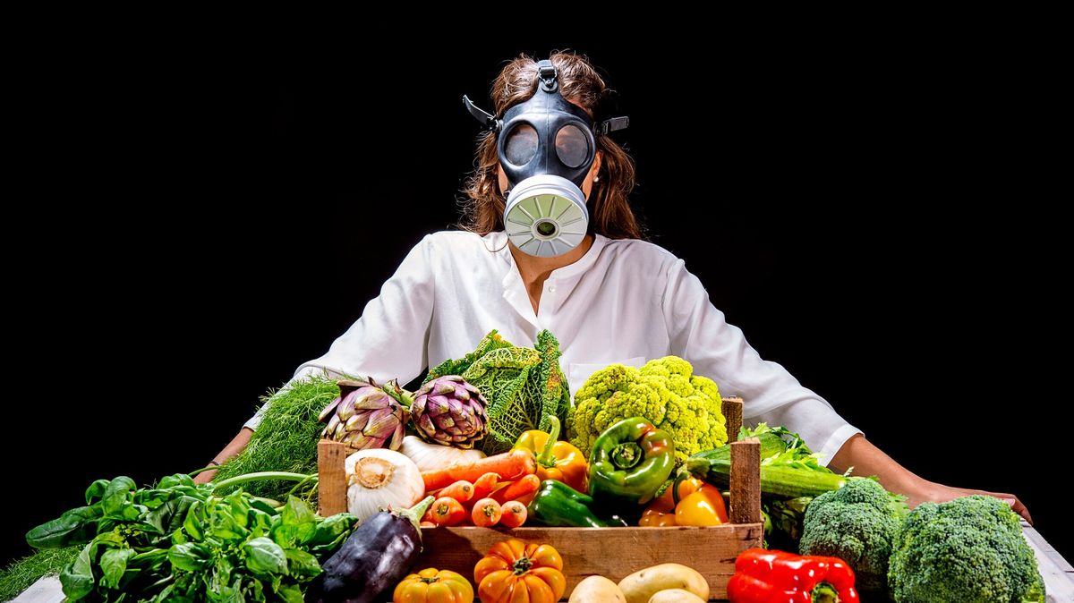 Skryté nebezpečí v jídle i vzduchu. Velký projekt zjistí, jak ničí naše tělo